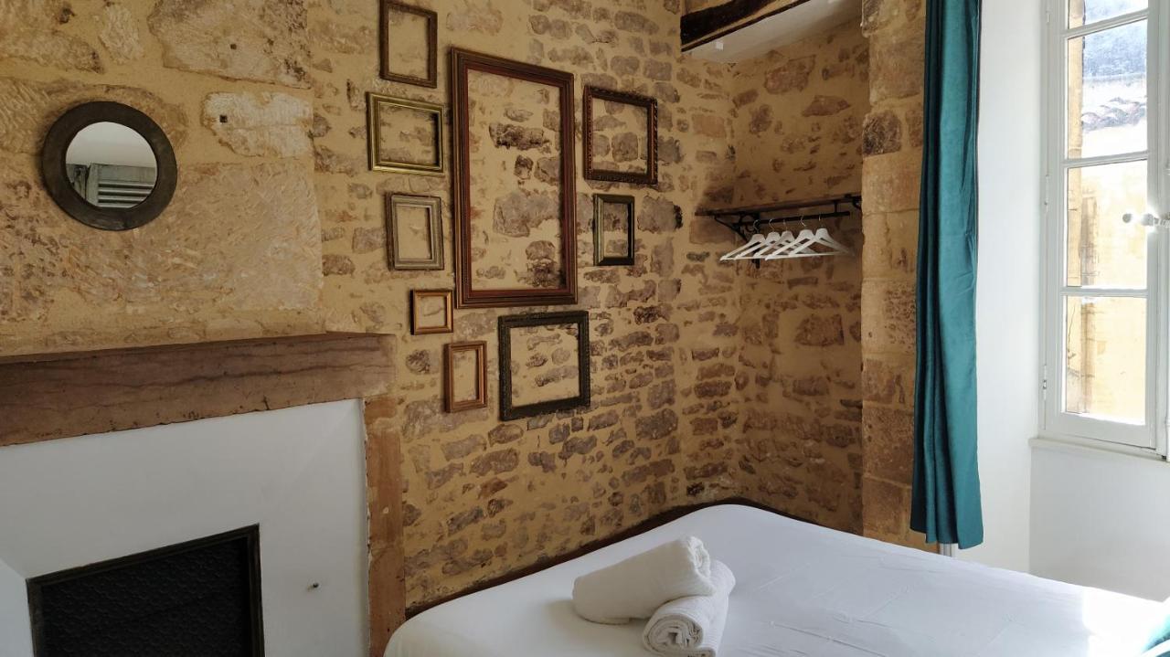 Les Appartements De Bacchus Сарла-ла-Канеда Екстериор снимка